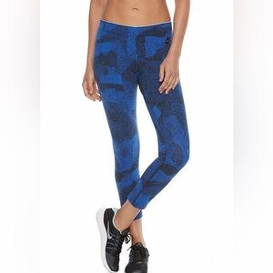 Nike Talistatic Graphic Capri Leggings